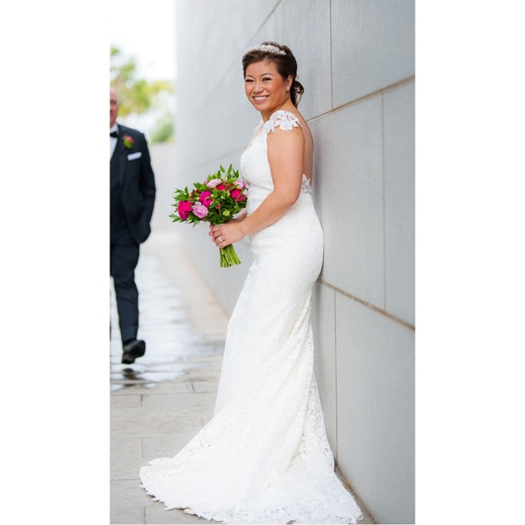 Laudae Santorini ivory wedding dress - size 12 - Picture 2 of 12